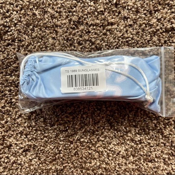 NEW Taylor Swift 1989 Sunglasses - Picture 3 of 7